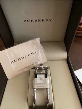 Vintage Burberry Silver Ladies Bracelet Watch - Silver